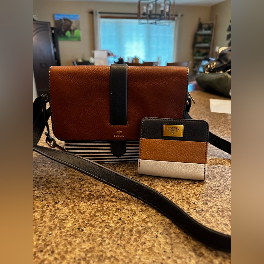 Fossil crossbody with matching micro wallet